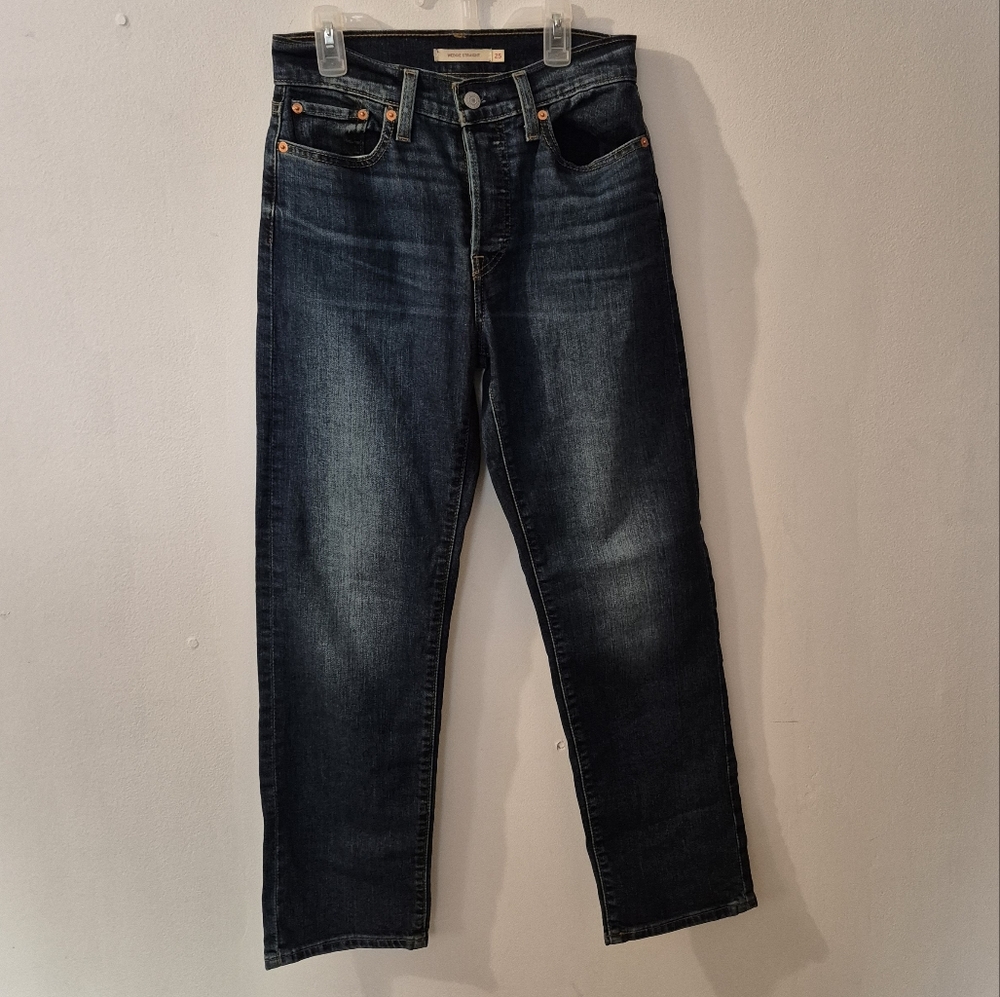 Levi's Wedgie Straight size 25W 28L